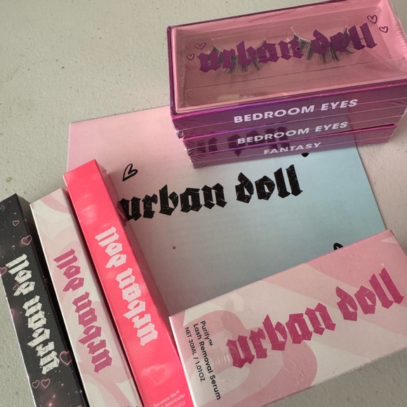 NEW UNOPENED Urban Doll Lash Starter Kit Set incld 2 Bedroom & 1 Fantasy pairs! - Picture 2 of 9